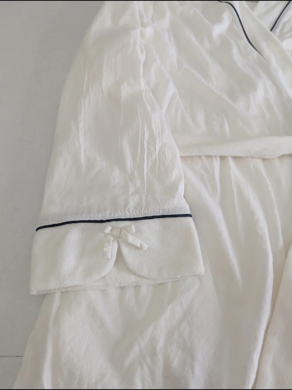 Kate Spade New York Women's Short Robe Cream Embroidered Size XS